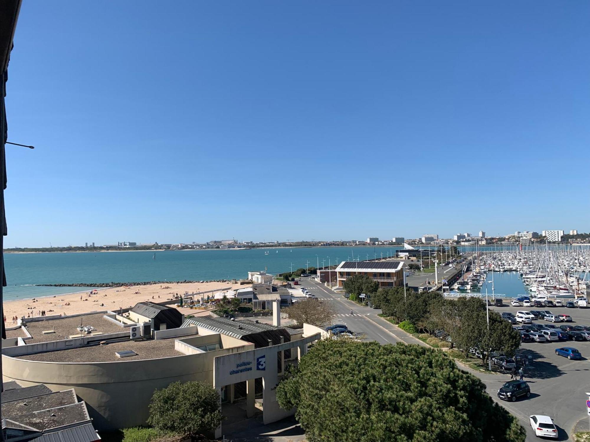 Vue Mer Et Parking La Rochelle  Exterior photo